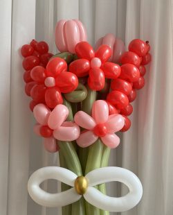 8 czerwonych blumi
